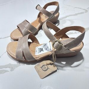 New Born Women's Taupe Ankle Strap Buckle Leather Sandals Size 8M Nordstrom Rack